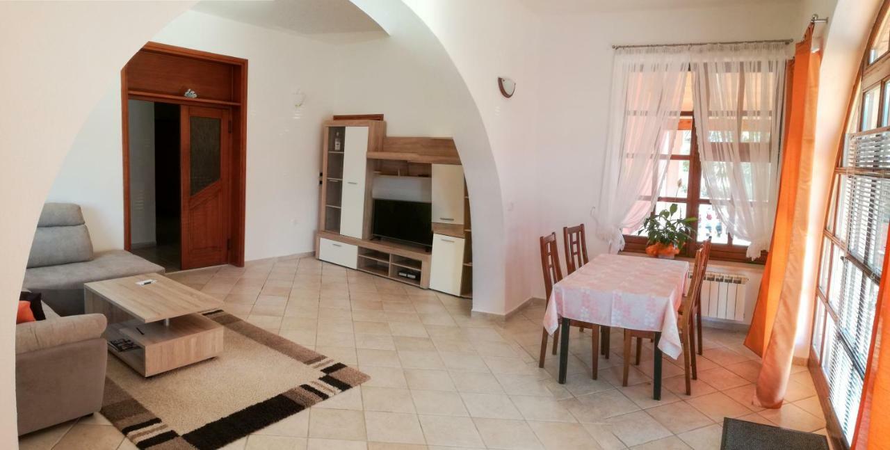 Apartment Sandra أوماغ المظهر الخارجي الصورة